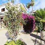 Lusitania Bed & Breakfast 3*