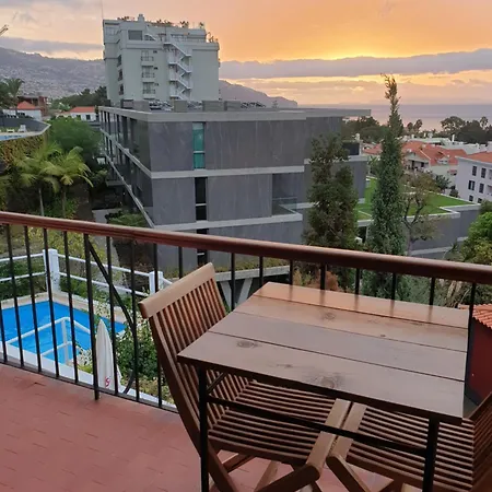 לינה וארוחת בוקר Lusitania 4*