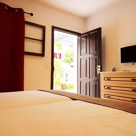 Lusitania Bed & Breakfast 3*