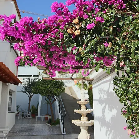 Lusitania לינה וארוחת בוקר