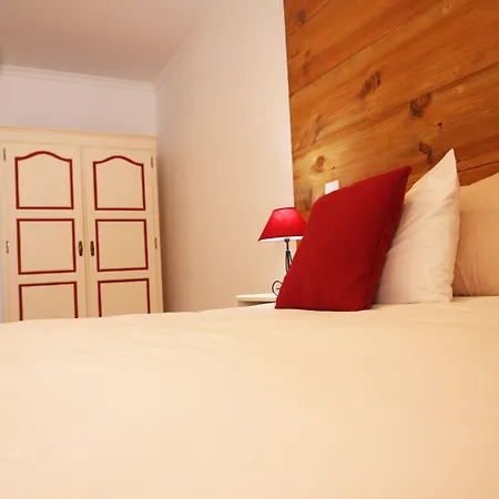 Lusitania Oda ve Kahvaltı