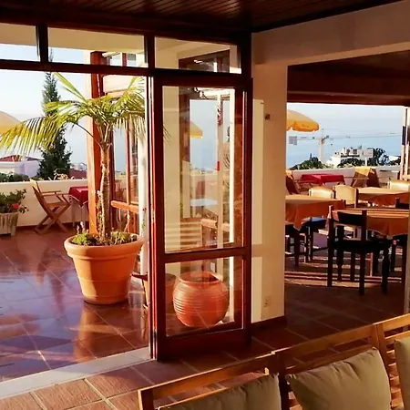 Oda ve Kahvaltı Lusitania 4*